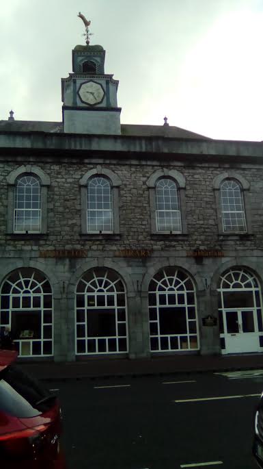 Already noted in 1685, the Market House of Midleton was rebuilt or refurbished on the same site in 1789. It belonged to the landlord rather than to the Corporation. Construction was authorised in the Charter of Midleton in 1670.
